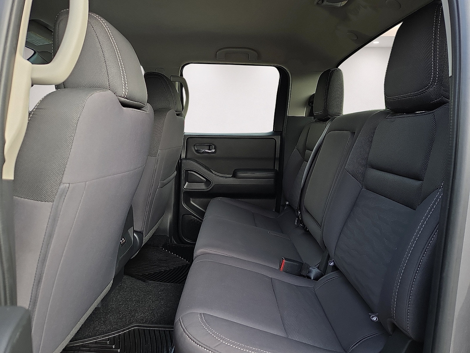 Used 2023 Nissan Frontier SV AWD/4WD image 10