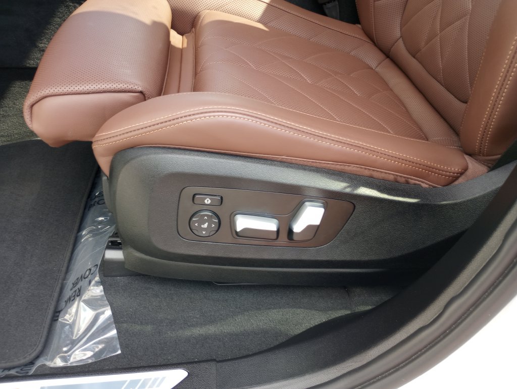 Used 2023 BMW X5 xDrive45e w/ Executive Package AWD/4WD image 27