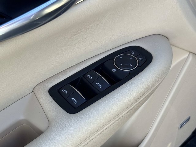 Used 2017 Cadillac XT5 FWD image 25
