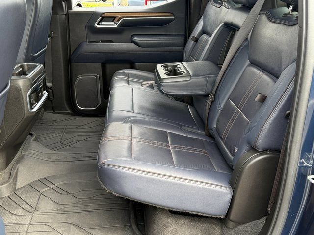 Used 2022 Chevrolet Silverado 1500 High Country w/ High Country Premium Package AWD/4WD image 7