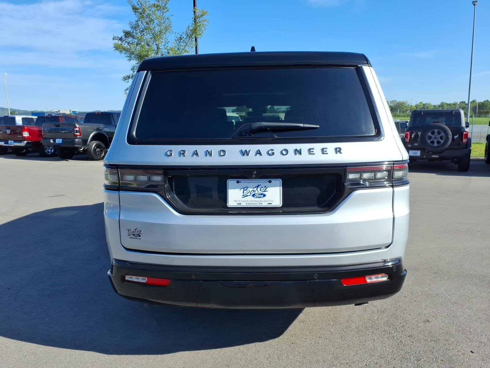Used 2024 Jeep Grand Wagoneer L Series III w/ Quick Order Packagew 28T AWD/4WD image 4
