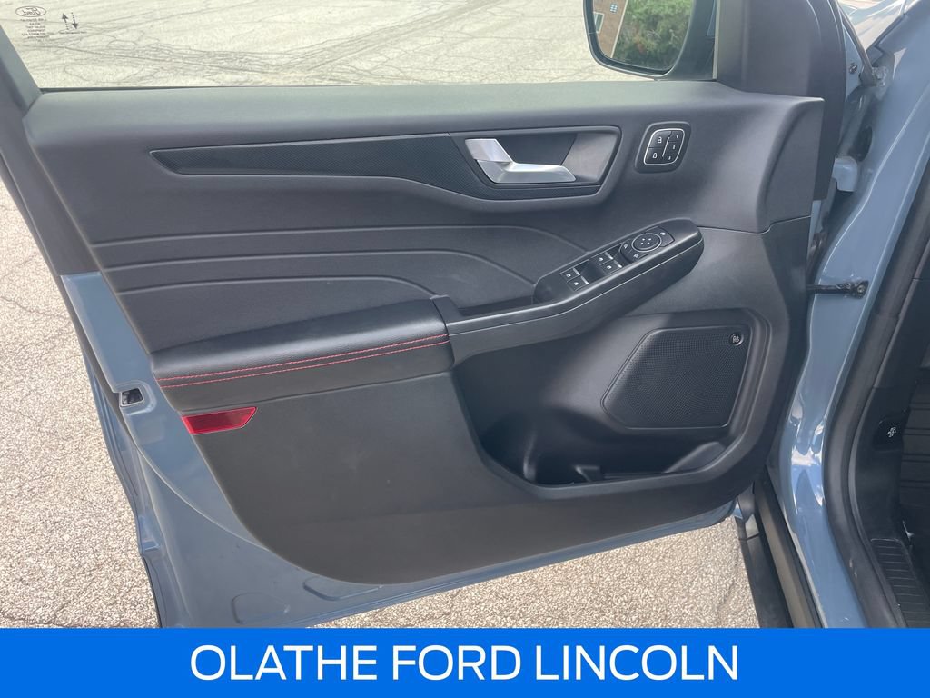 Certified 2023 Ford Escape ST-Line Elite w/ Premium Technology Package AWD/4WD image 21