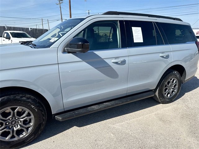 Certified 2025 Ford Expedition Active image 10