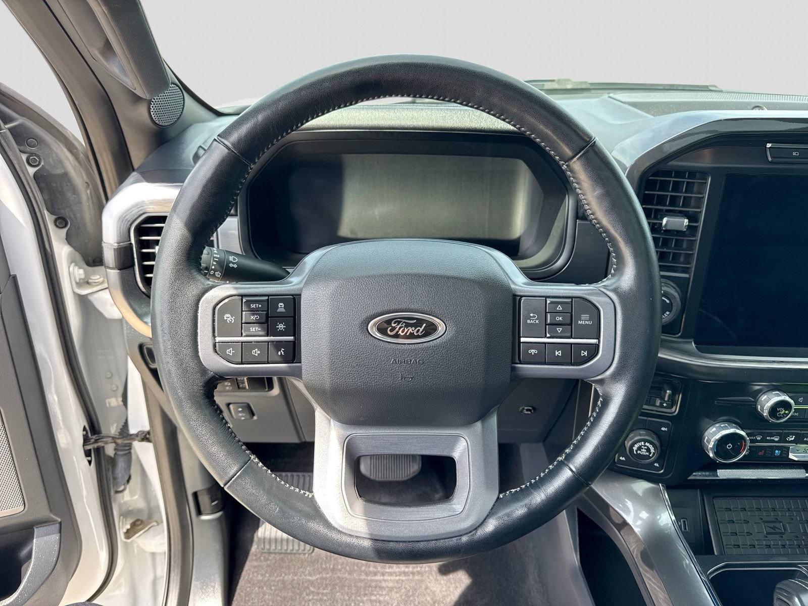 Certified 2023 Ford F150 Lariat w/ Equipment Group 502A High AWD/4WD image 29