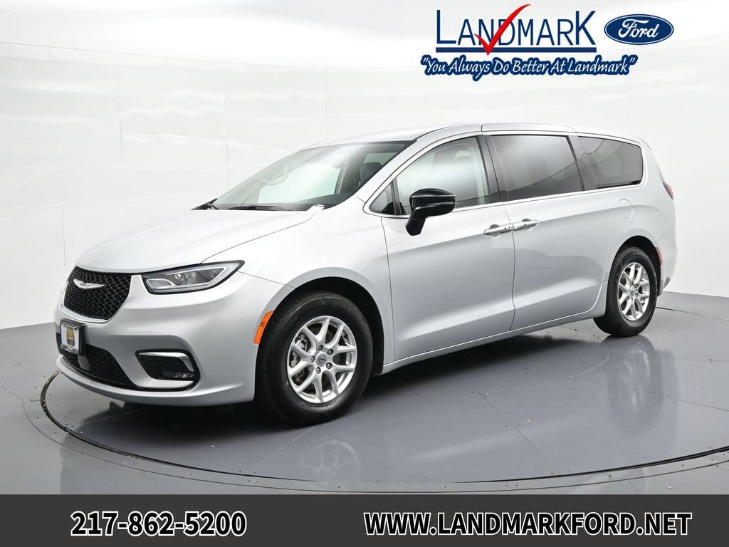Used 2024 Chrysler Pacifica Touring-L FWD video 1