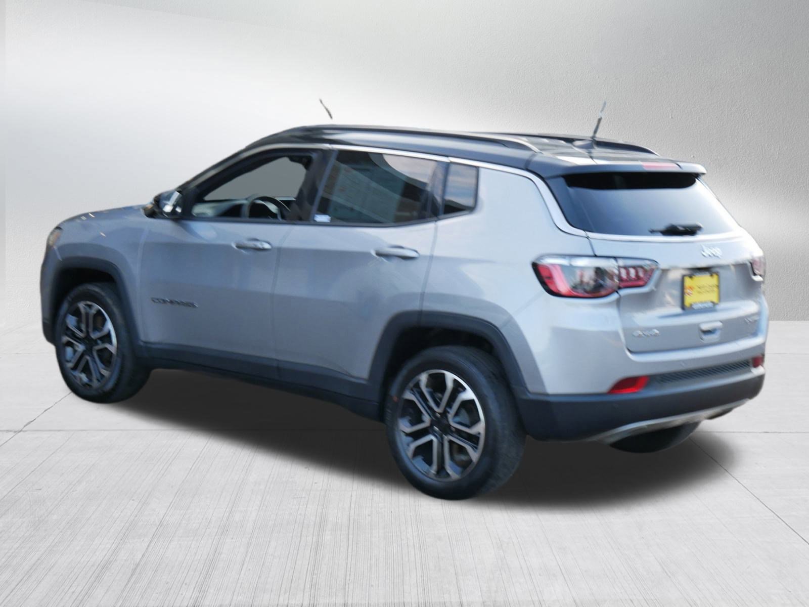 Used 2023 Jeep Compass Limited image 5