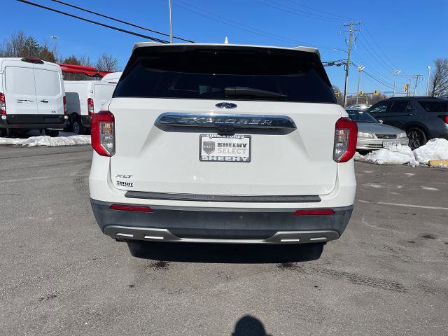 Certified 2021 Ford Explorer XLT w/ Equipment Group 202A image 4