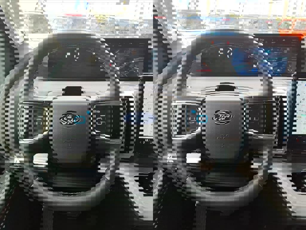 Certified 2025 Ford Expedition Active image 21