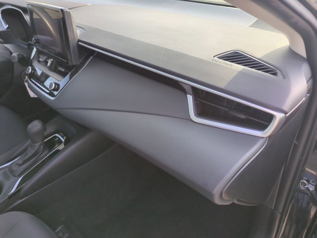 Used 2023 Toyota Corolla LE image 33