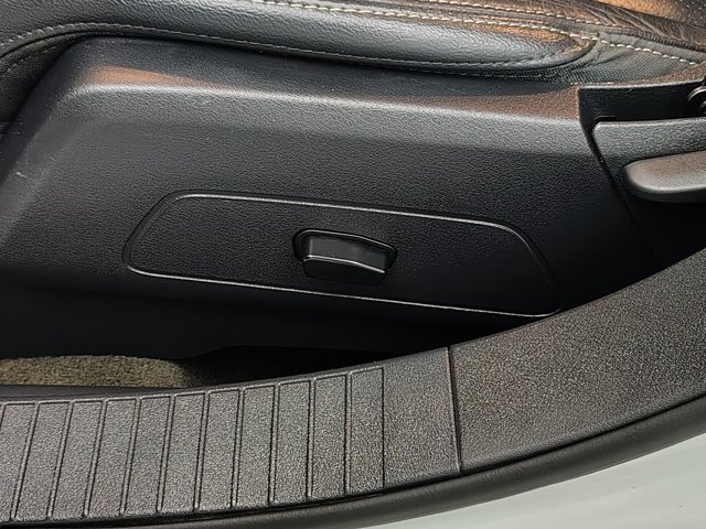 Used 2017 Jeep Compass High Altitude AWD/4WD image 19