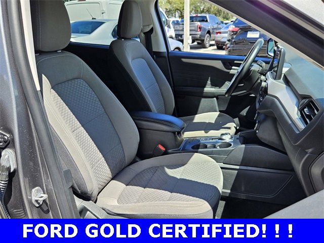 Certified 2022 Ford Escape SE w/ SE Sport Appearance Package image 18
