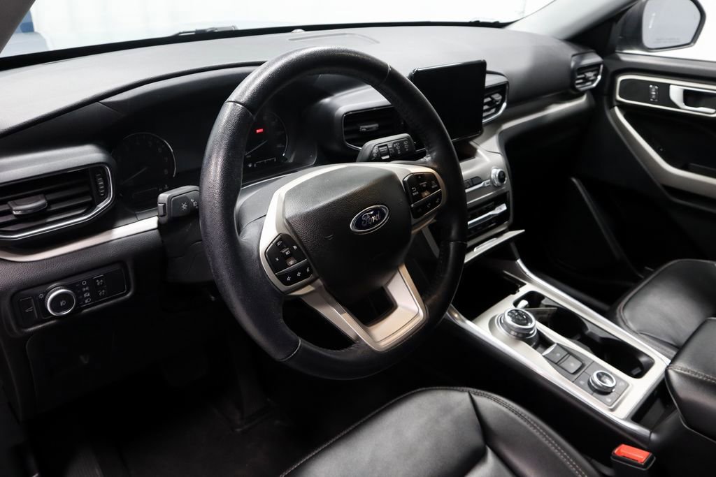 Certified 2023 Ford Explorer XLT w/ Equipment Group 202A image 26