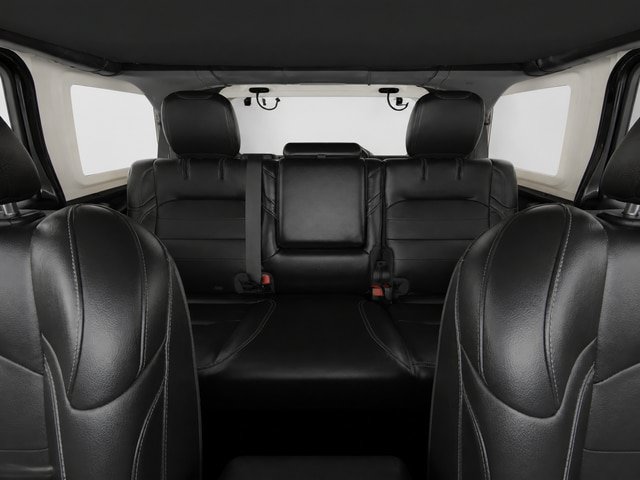 Used 2022 Jeep Wrangler Unlimited Sahara w/ Cold Weather Group AWD/4WD image 13