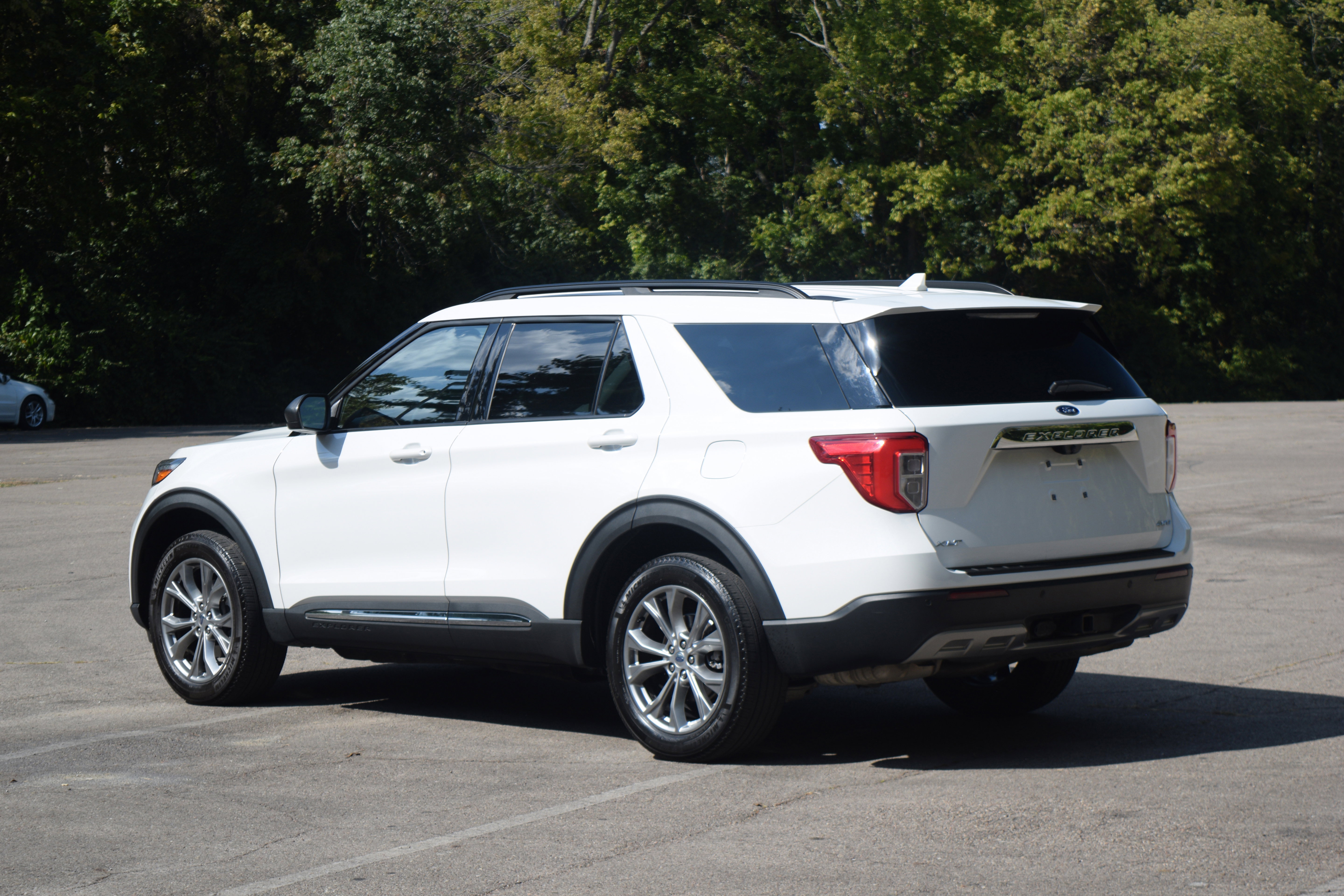 Certified 2022 Ford Explorer XLT w/ Equipment Group 202A image 23