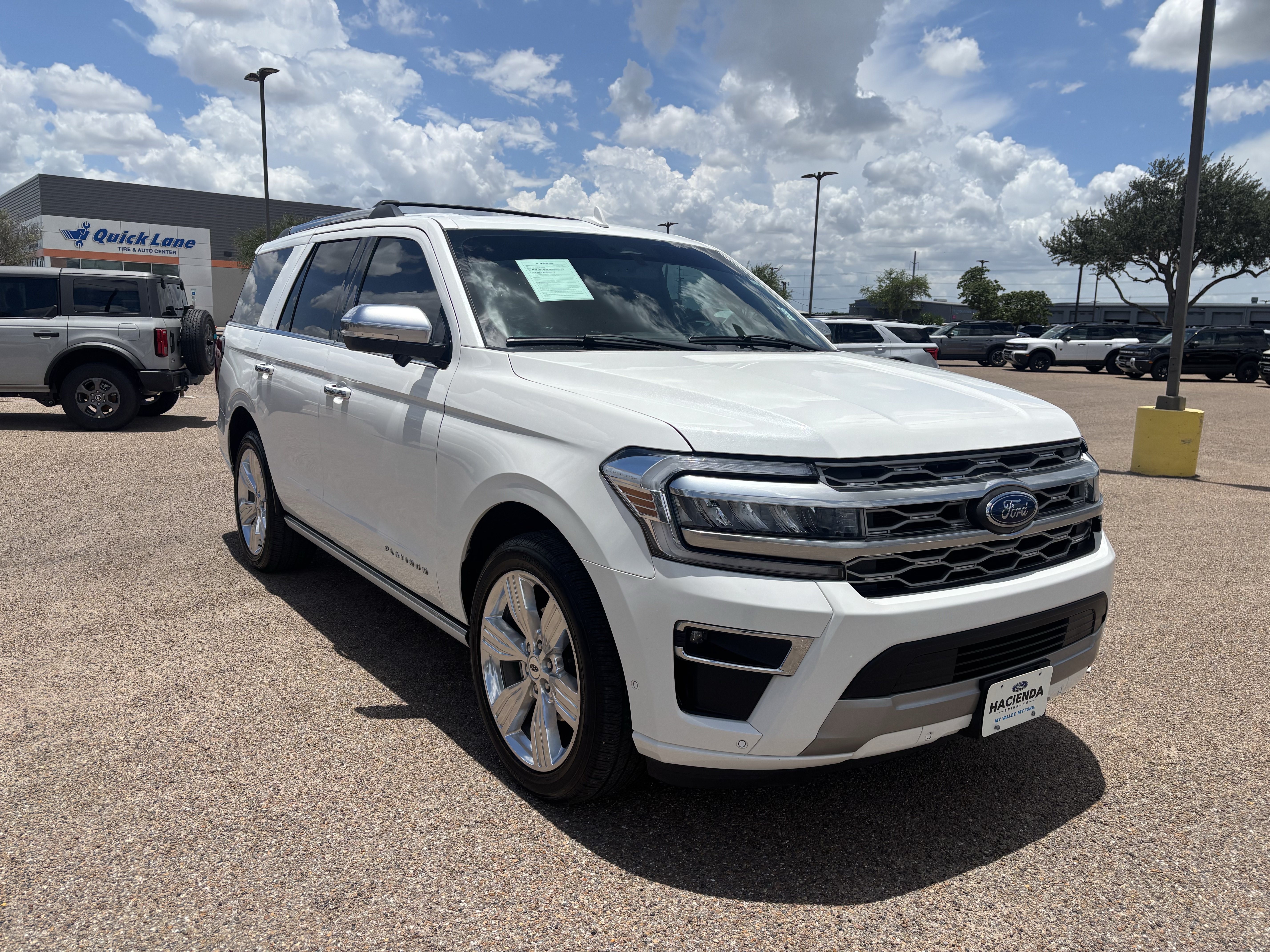Certified 2024 Ford Expedition Platinum RWD image 5