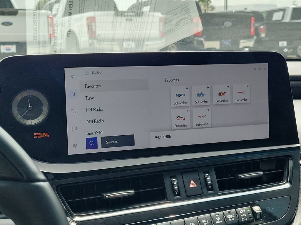 Used 2025 Lexus ES 350 Ultra Luxury w/ Accessory Package (Z1) FWD image 29