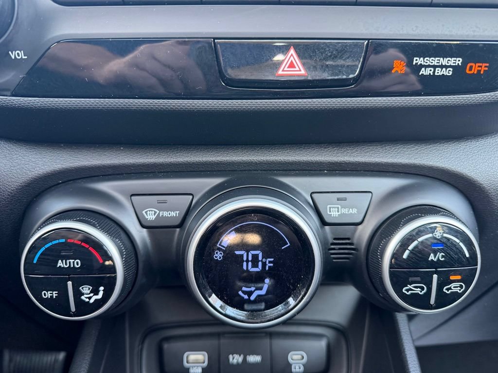 Used 2025 Hyundai Venue SEL FWD image 11