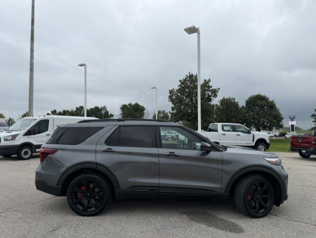 Certified 2023 Ford Explorer ST w/ Equipment Group 401A AWD/4WD image 10