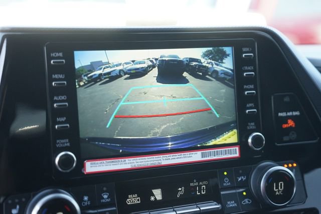 Used 2022 Toyota Highlander XSE AWD/4WD image 30