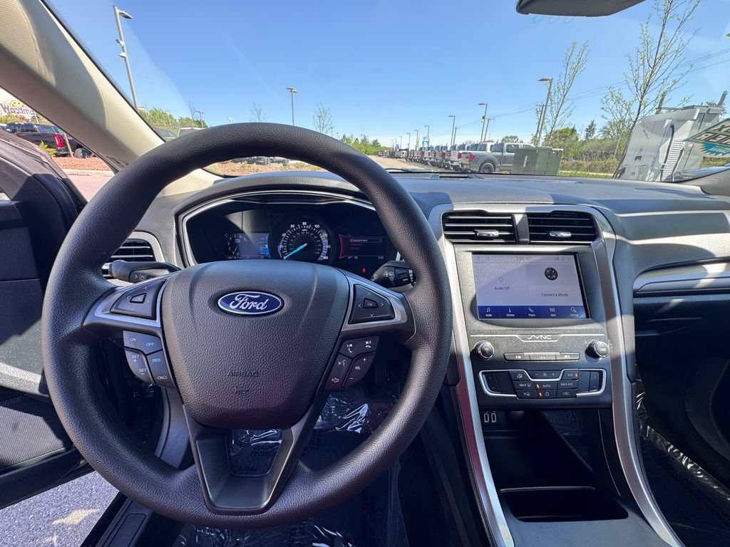 Certified 2020 Ford Fusion SE FWD image 11