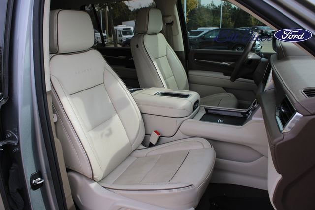 Used 2024 GMC Yukon XL Denali image 11