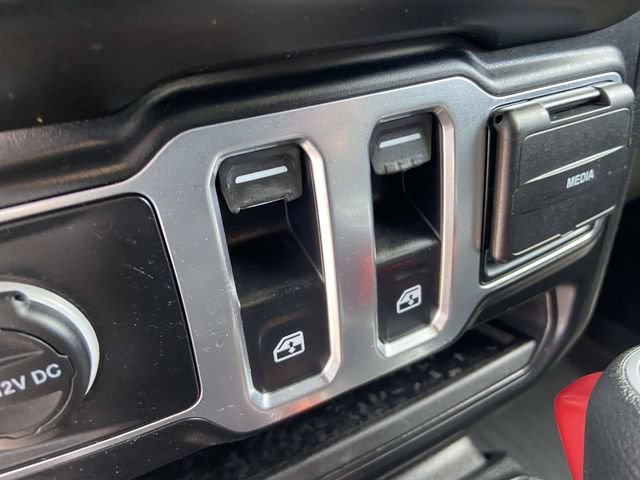 Used 2020 Jeep Wrangler Sport AWD/4WD image 18