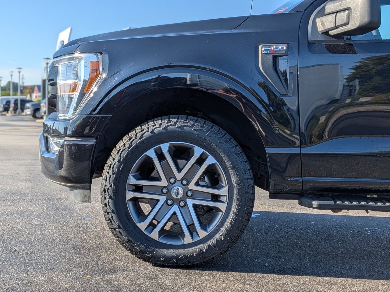 Certified 2022 Ford F150 XL w/ STX Appearance Package AWD/4WD image 11