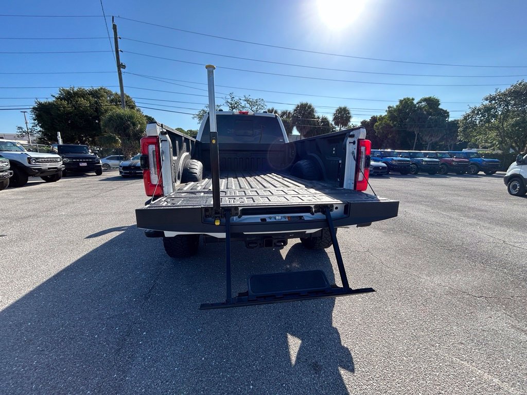 Certified 2025 Ford F350 Platinum w/ Platinum Plus Package AWD/4WD image 32