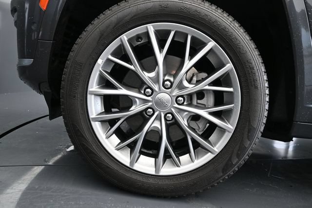 Used 2025 Jeep Grand Cherokee L Summit AWD/4WD image 19