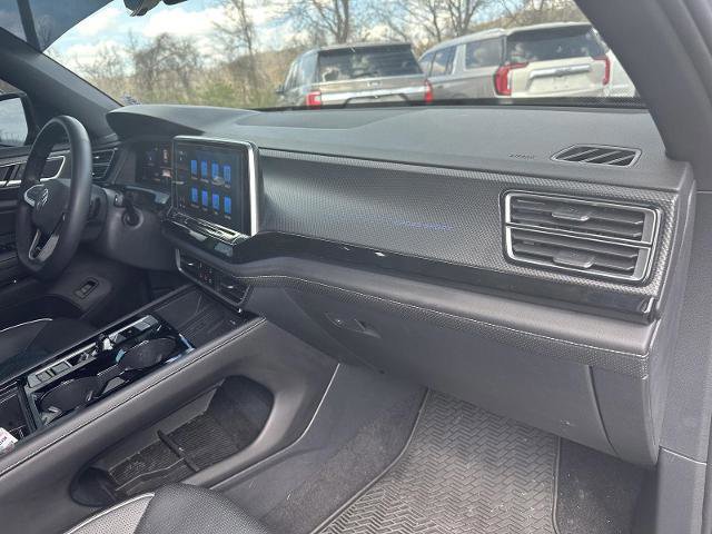 Used 2025 Volkswagen Atlas Cross Sport SEL Premium R-Line AWD/4WD image 21