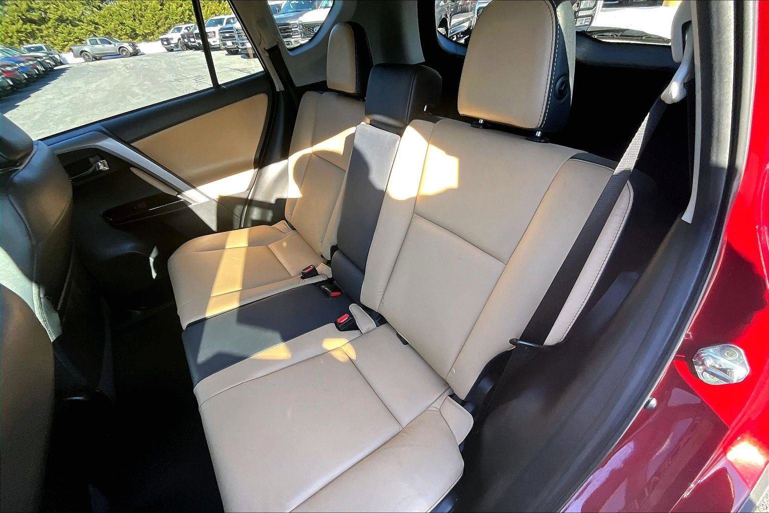 Used 2018 Toyota RAV4 Limited image 26