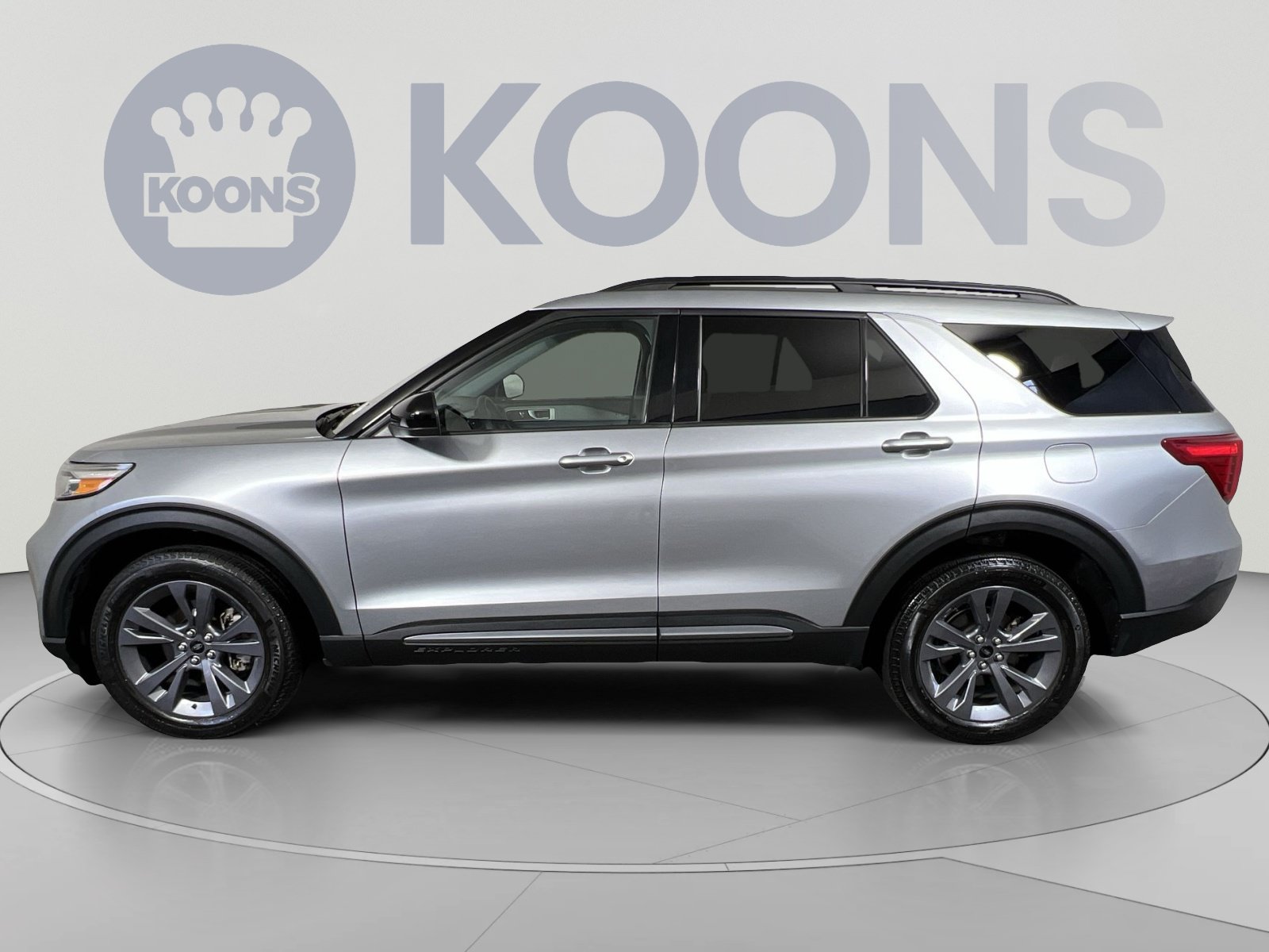 Certified 2023 Ford Explorer XLT w/ Equipment Group 202A AWD/4WD image 7