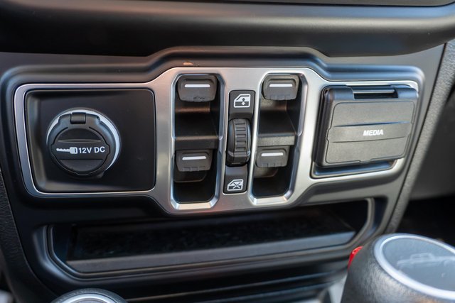 Used 2020 Jeep Gladiator Sport w/ Quick Order Package 24S AWD/4WD image 24