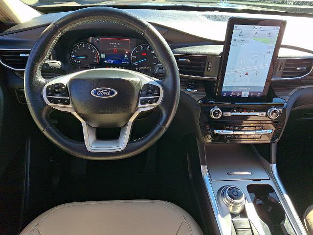 Certified 2023 Ford Explorer Limited w/ Limited Technology Package AWD/4WD image 11