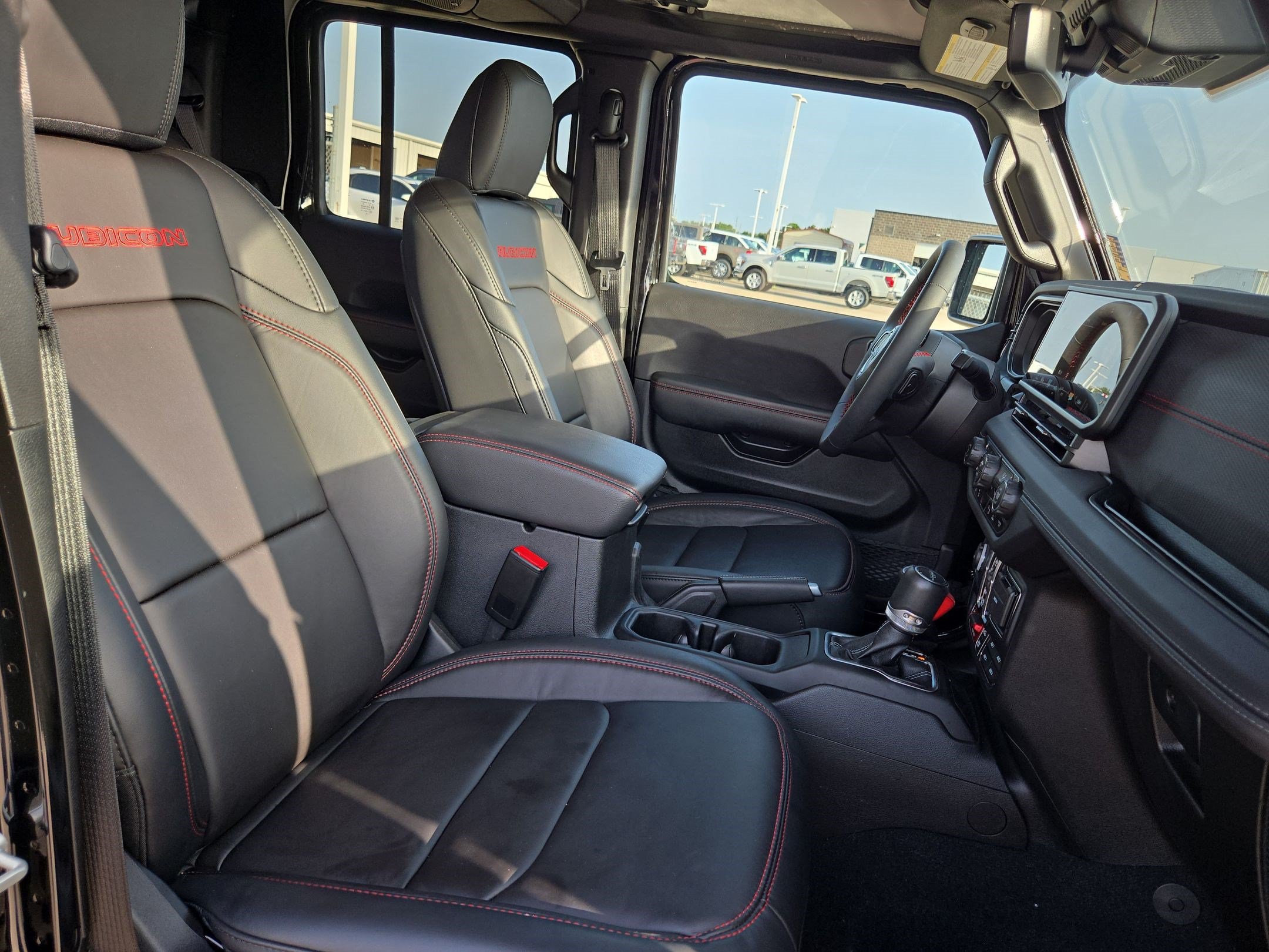 Used 2024 Jeep Gladiator Rubicon AWD/4WD image 33