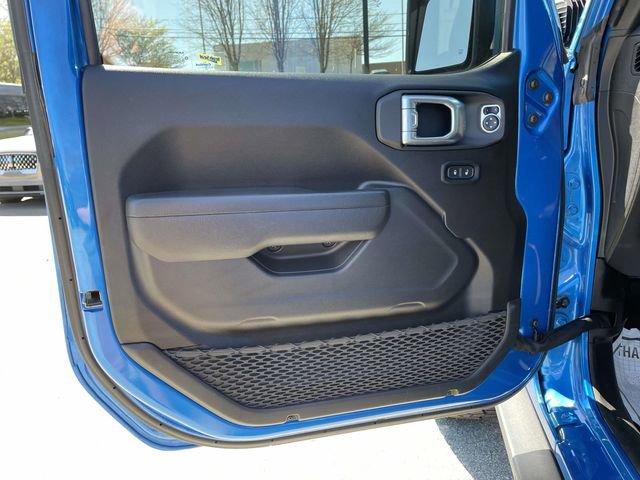 Used 2023 Jeep Gladiator Mojave w/ LED Lighting Group image 17