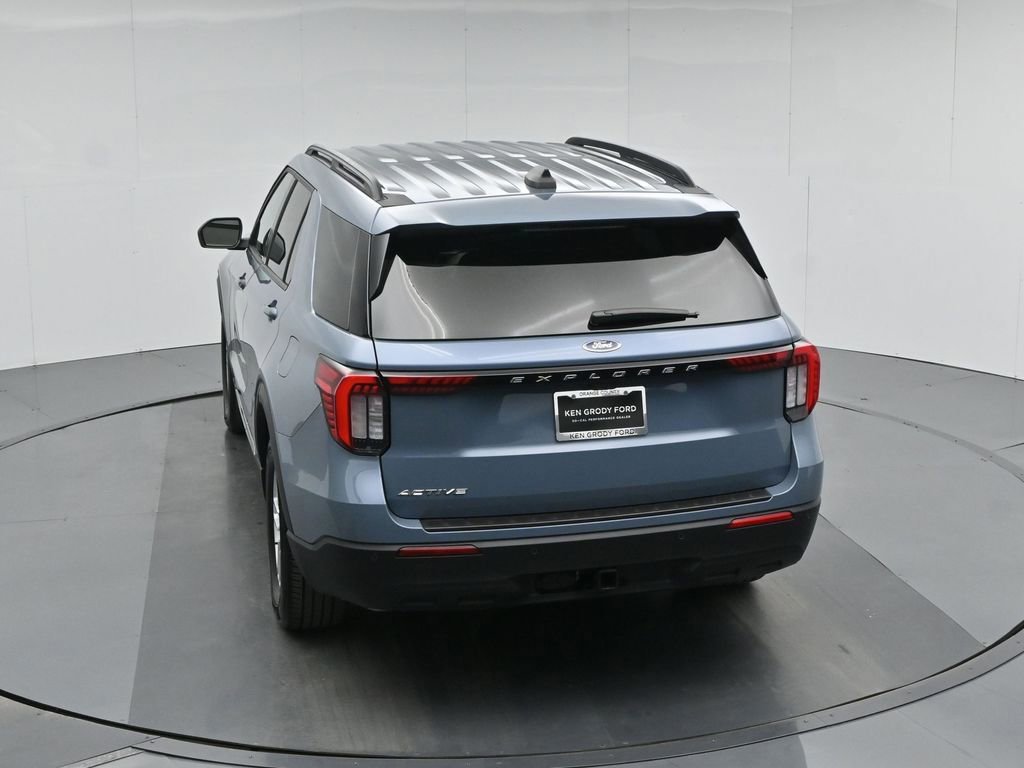 Certified 2025 Ford Explorer Active RWD image 17
