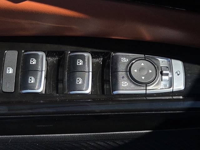 Used 2024 Kia Carnival SX FWD image 26