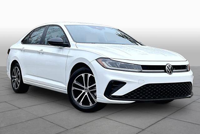 Used 2025 Volkswagen Jetta Sport FWD image 3