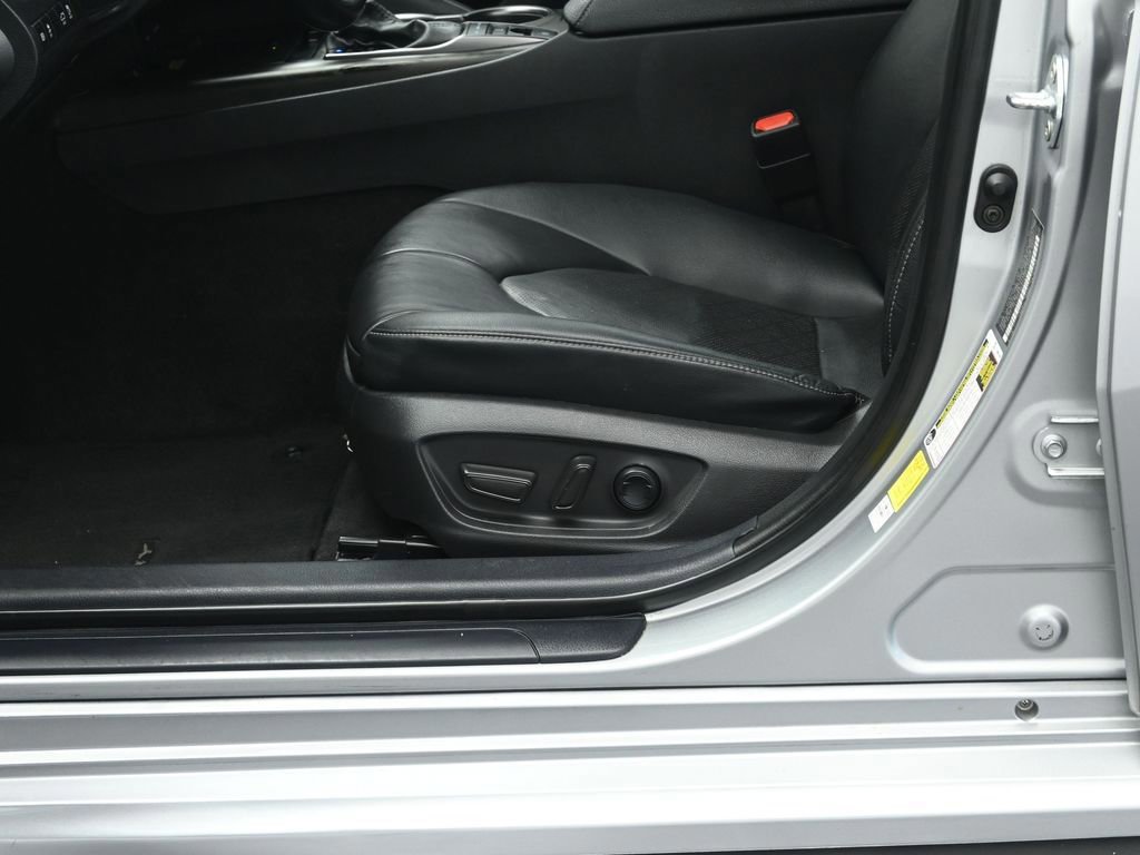 Used 2022 Toyota Camry XSE image 25