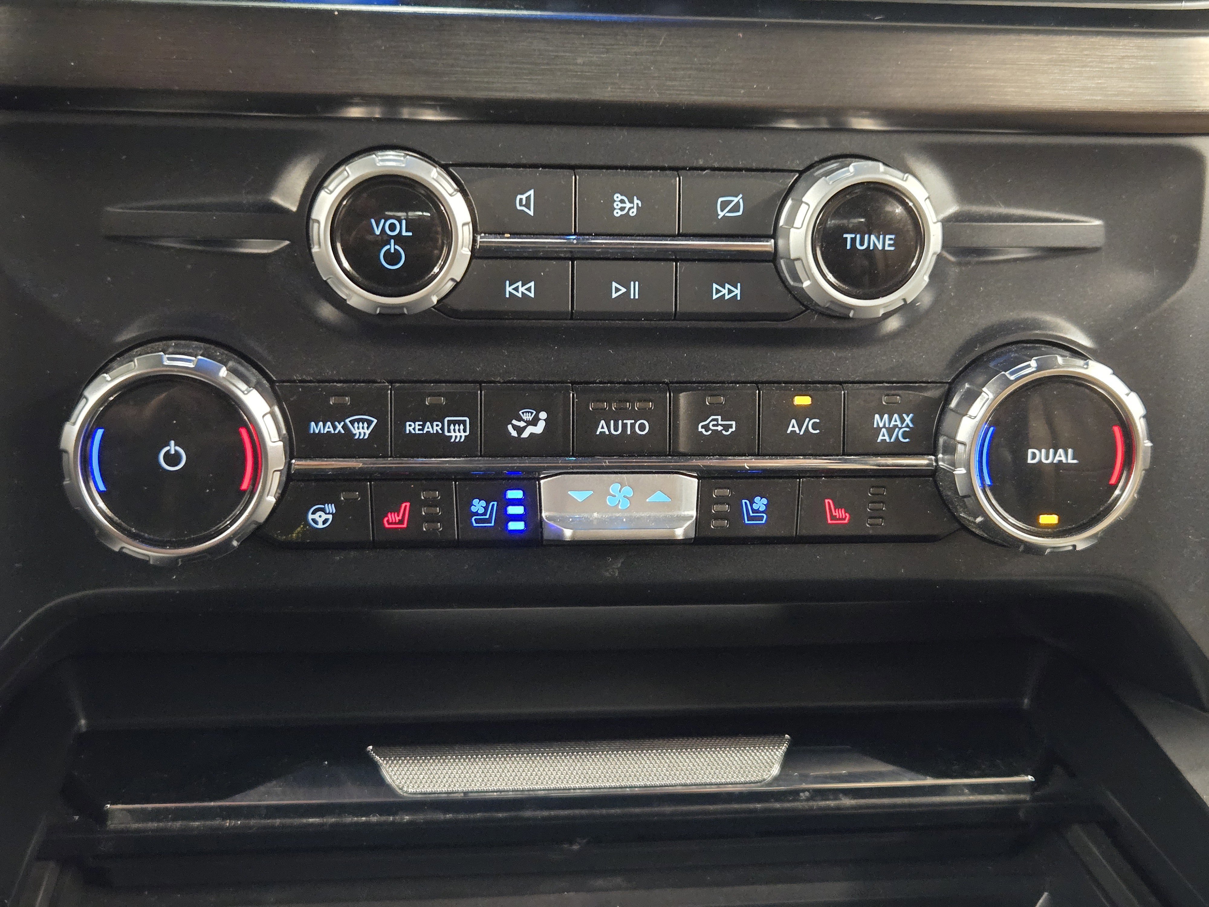 Certified 2023 Ford F250 Lariat w/ Chrome Package AWD/4WD image 20