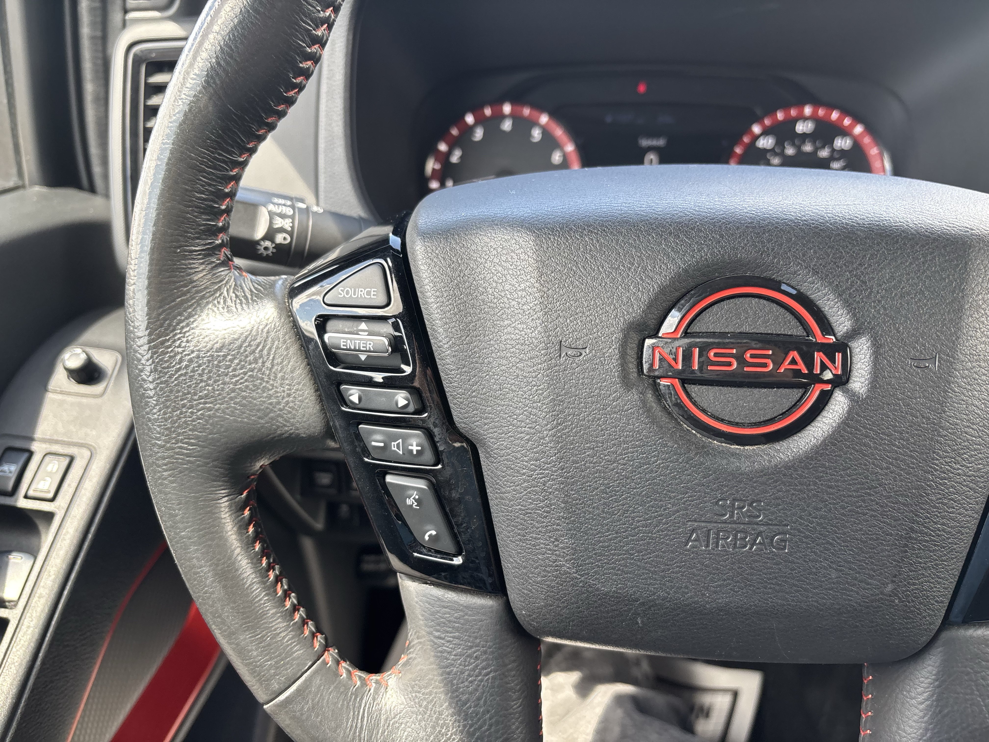 Used 2024 Nissan Frontier PRO-4X AWD/4WD image 29