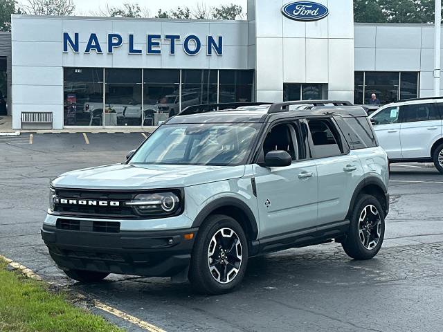 Certified 2024 Ford Bronco Sport Outer Banks w/ Tech Package AWD/4WD image 2