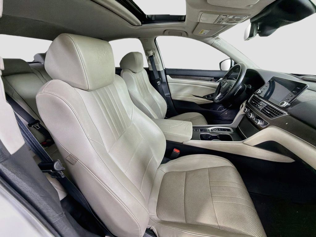Used 2018 Honda Accord Touring image 28