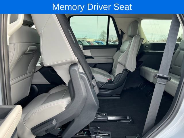 Certified 2025 Ford Expedition Active image 14