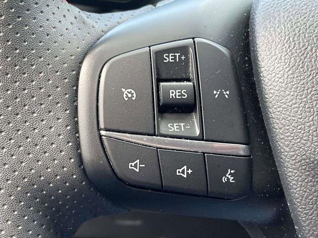 Certified 2025 Ford Escape ST-Line w/ Cold Weather Package image 22