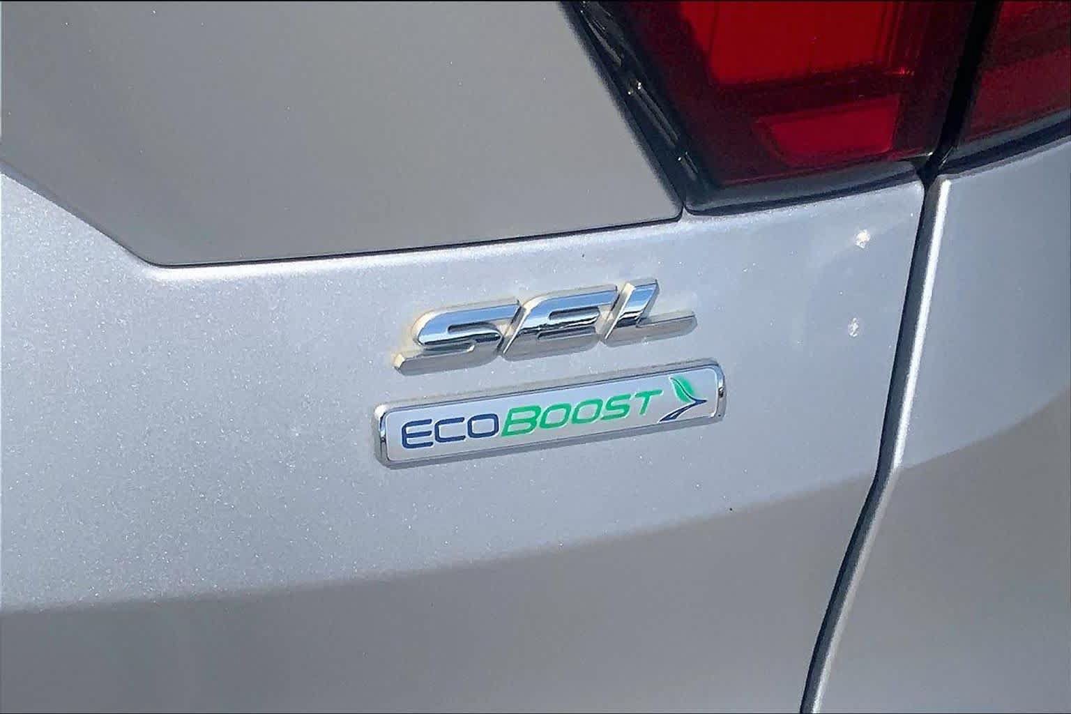 Certified 2019 Ford Escape SEL FWD image 10