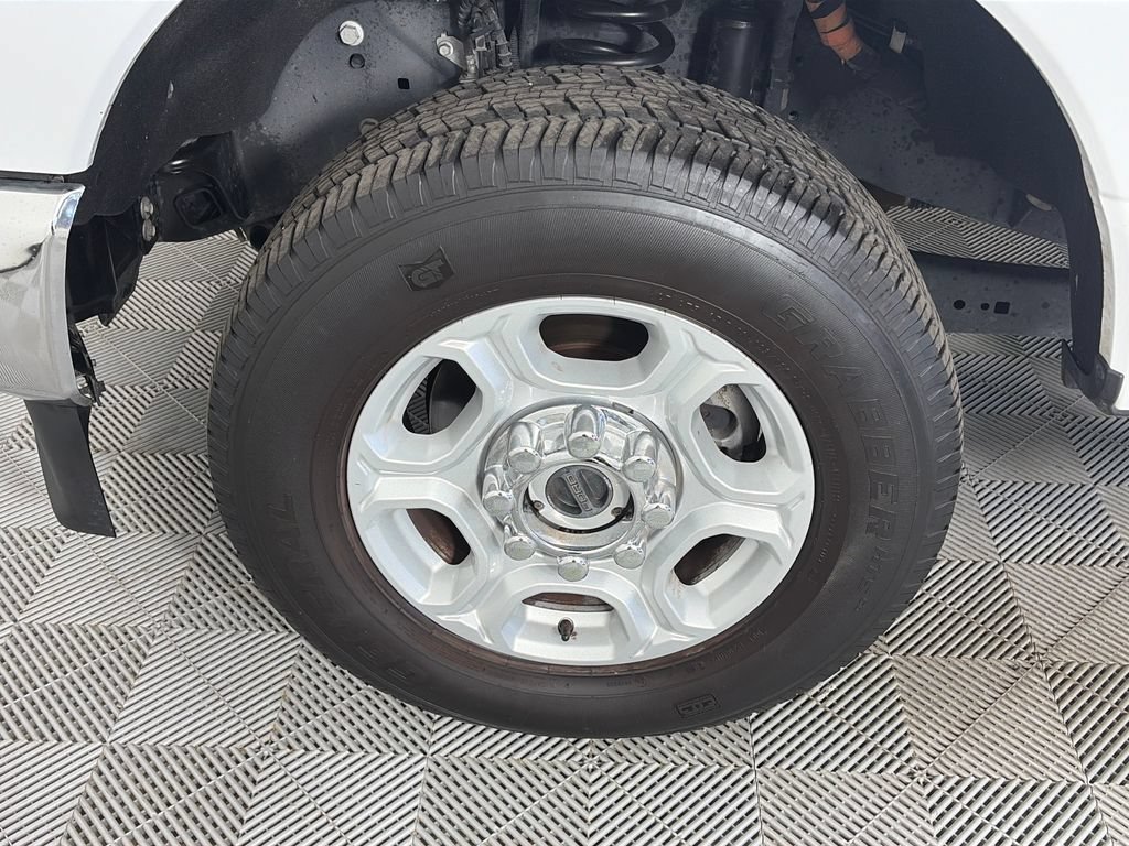 Certified 2025 Ford F250 XLT AWD/4WD image 8