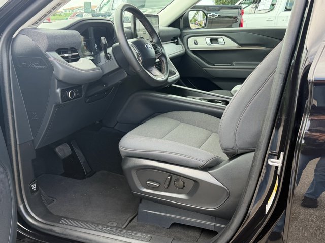 Certified 2025 Ford Explorer Active RWD image 15