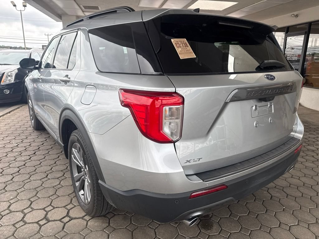 Certified 2024 Ford Explorer XLT w/ Equipment Group 202A AWD/4WD image 8